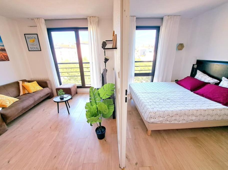 Le Valmy: Appartement Lumineux Au Pied Du Metro Lyon Exterior foto